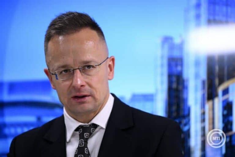 szánalmas kapálózás, amit a Tisza Párt elnöke csinál az ukrán EU-tagság ügyében