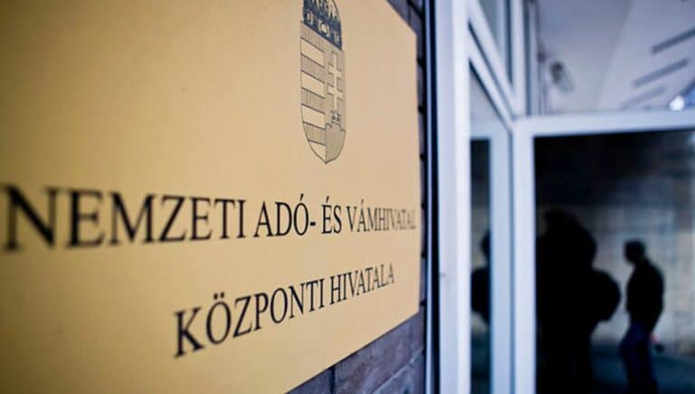 Csalók küldenek a NAV nevében hamis értesítéseket