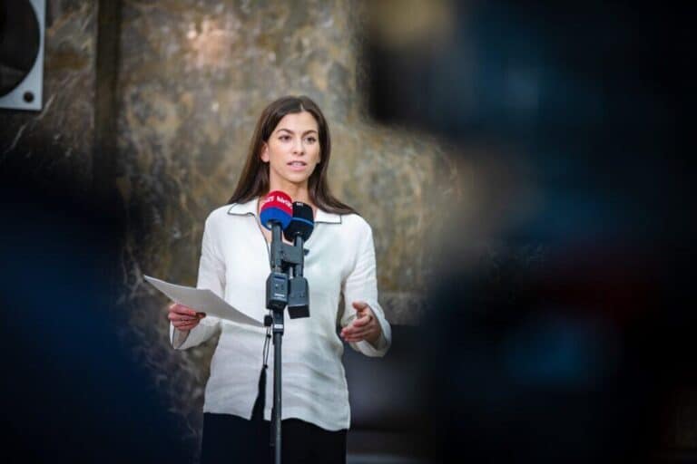 Szentkirályi Alexandra szerint Karácsony Gergely, a DK, a TISZA Párt és Vitézy közösen felelősek Budapest csődjéért