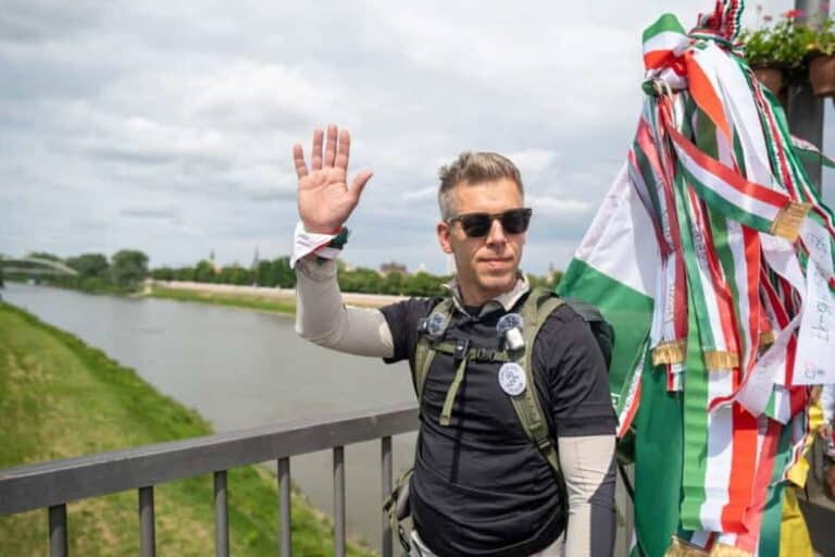 Magyar Péter szerint Orbán és Rogán fő célja a terelés és a közbeszéd uralása az „átláthatósági” törvénnyel