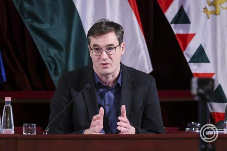 Karácsony Gergely: ha a kormány nem tekint el a szolidaritási hozzájárulás egészének befizetésétől, akkor Budapest közlekedése nem tíz percre fog leállni