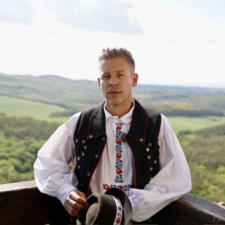 Magyar Péter: „Ahol aratás van, ott szántás és vetés is volt” – üzenet a Tisza menti földekről