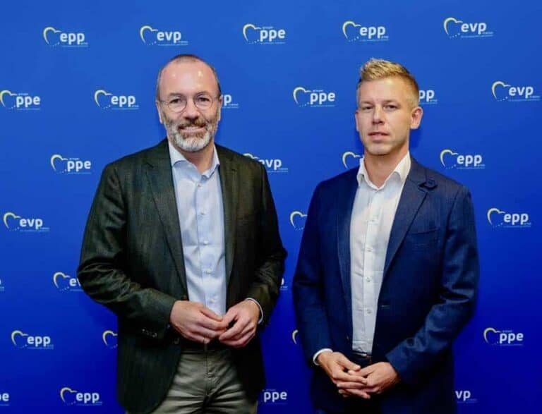 Orbán Balázs szerint Manfred Weber Magyar Pétert is sarokba szorítja