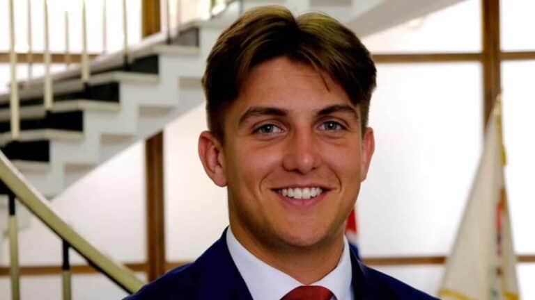 Politikai botrány: 232 milliárd forint közpénz felett rendelkezhet egy 18 éves tinédzser miután a megyei tanács élére ültették– az ellenzék tajtékzik!