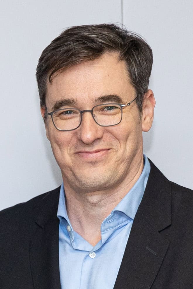 Karácsony: „Ettől sugárban hányok” – újabb nyílt támadás Vitézy Dávid ellen