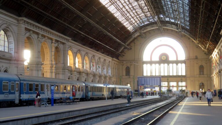 Egy hónapra bezárt a Keleti pályaudvar: itt vannak a legfontosabb tudnivalók
