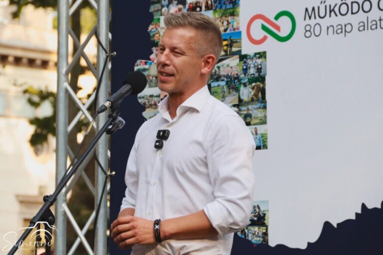 Kötcse üzenete: tisztesség, összefogás és a nap legemberibb pillanata Magyar Péter rendezvényén-Emberségből jelesre vizsgázott Kötcse lakossága