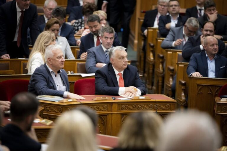 Závecz Tibor a pedofília-vádakról: Visszatért az a téma, amelytől a Fidesz megszabadulni vélt