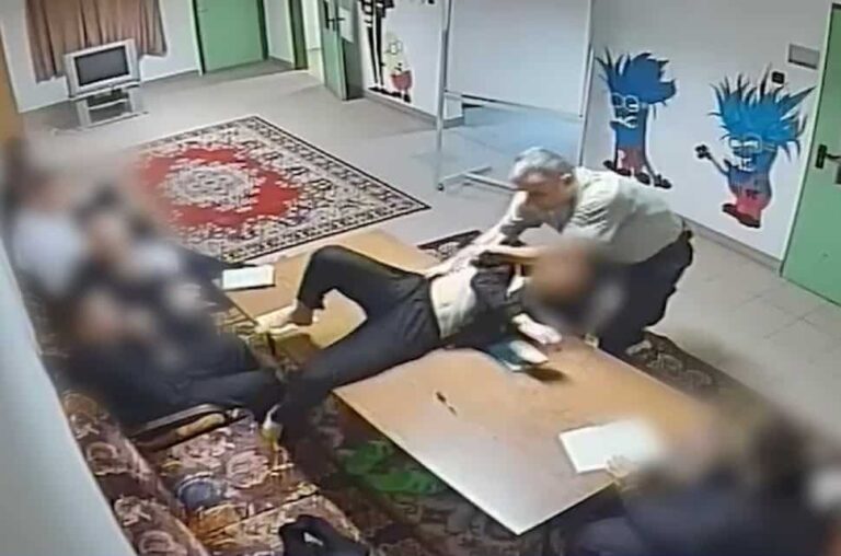 Szakdolgozatot írt az erkölcsi fegyelmezetlenségről a gyerekeket bántalmazó Szőlő utcai igazgató